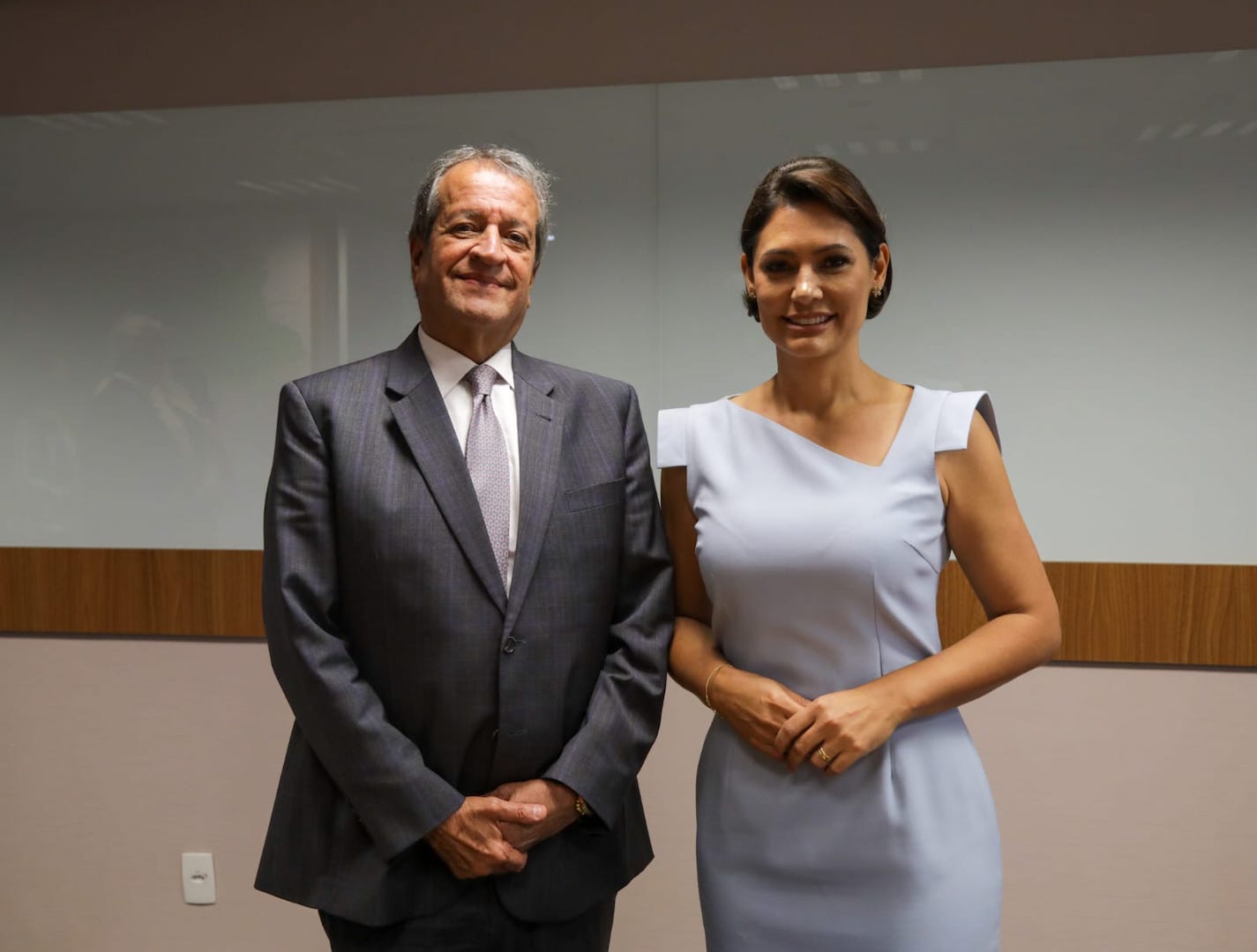 Estaria Michelle Bolsonaro Por Trás do Vazamento do Áudio Bomba de Flávio e Vorcaro?