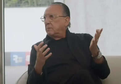 Galvão Bueno é criticado na web após defender Ratinho de acusação homofóbica Galvão Bueno é criticado na web após defender Ratinho de acusação homofóbica